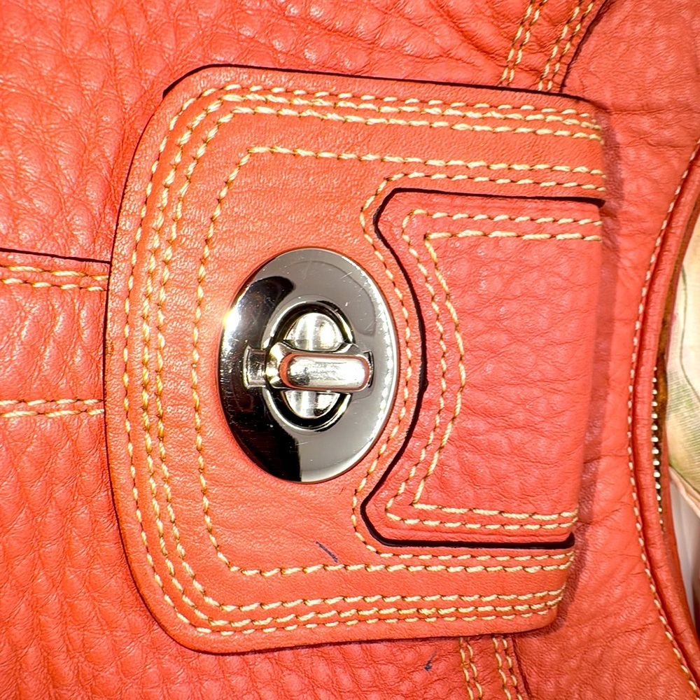 Coach. Hamilton Salmon Pink Coach bag.​​ - Picture 2 of 11